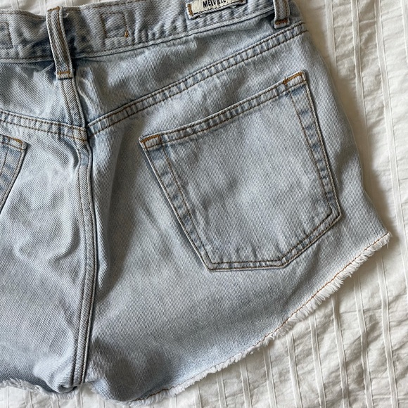 Brandy Melville Light Wash 100% Cotton Jean Shorts - Picture 10 of 13